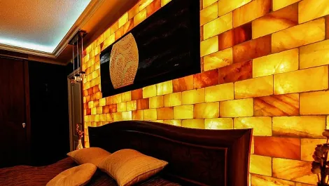 Custom Himalayan Salt Wall Construction Custom Himalayan Salt Wall Construction